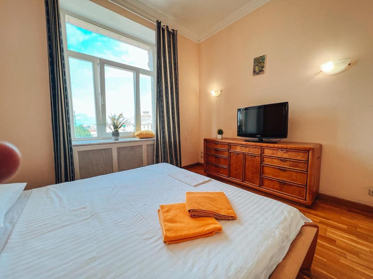 Apartments Rentals Ukraine On Kreshchatik Киев Экстерьер фото