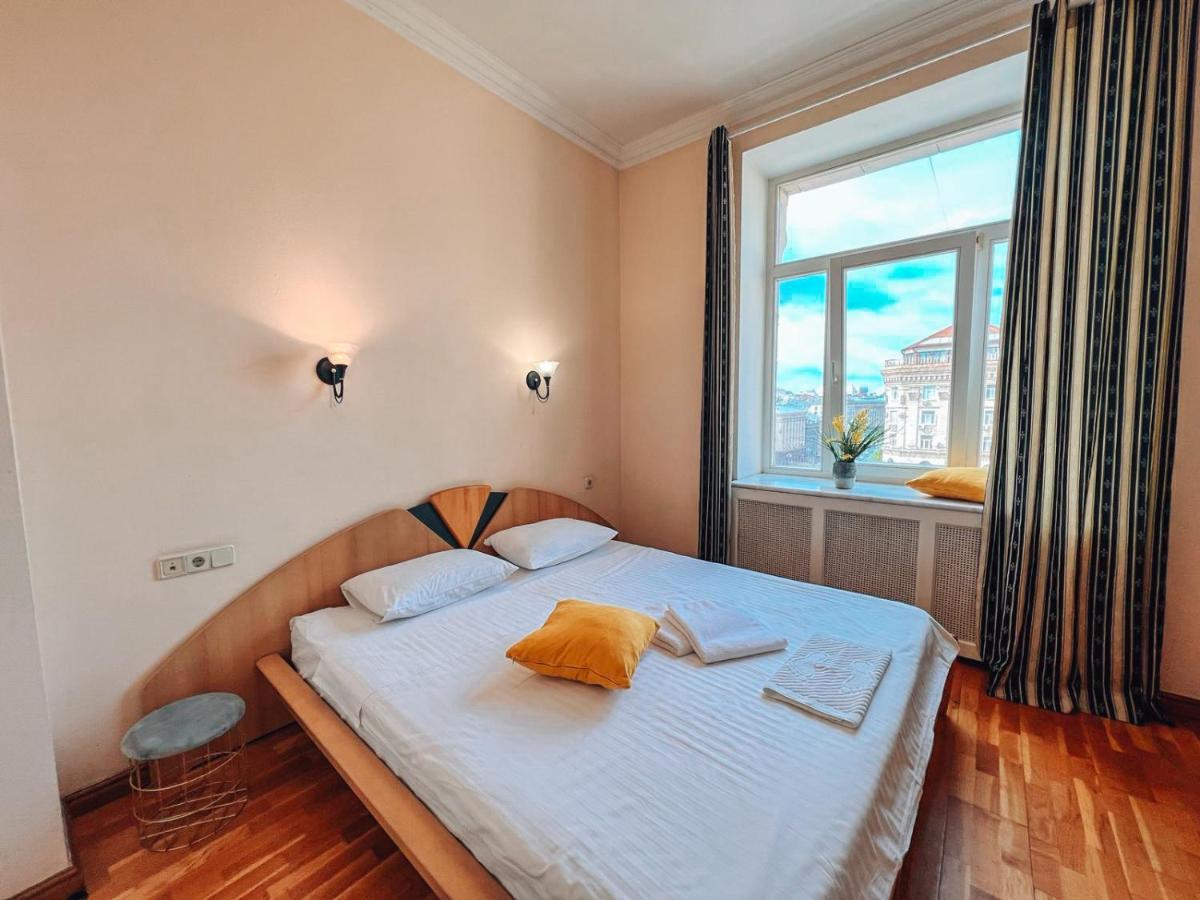 Apartments Rentals Ukraine On Kreshchatik Киев Экстерьер фото