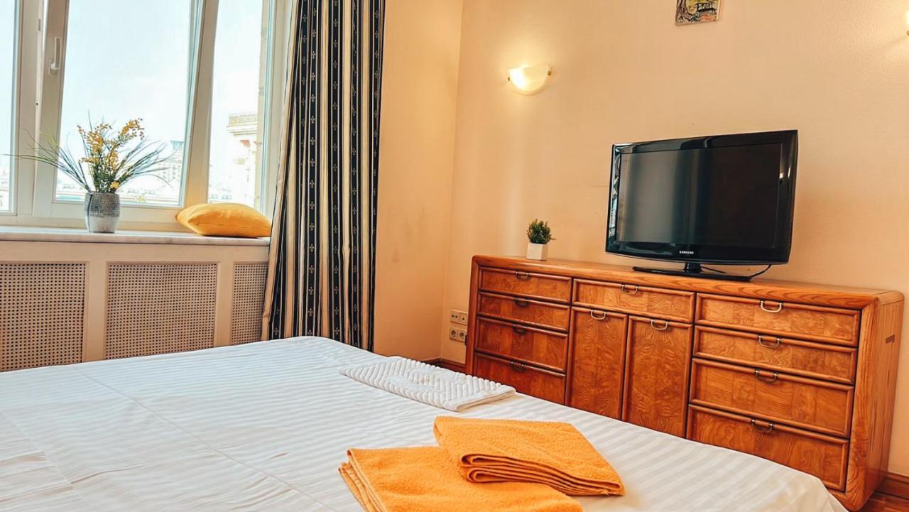 Apartments Rentals Ukraine On Kreshchatik Киев Экстерьер фото