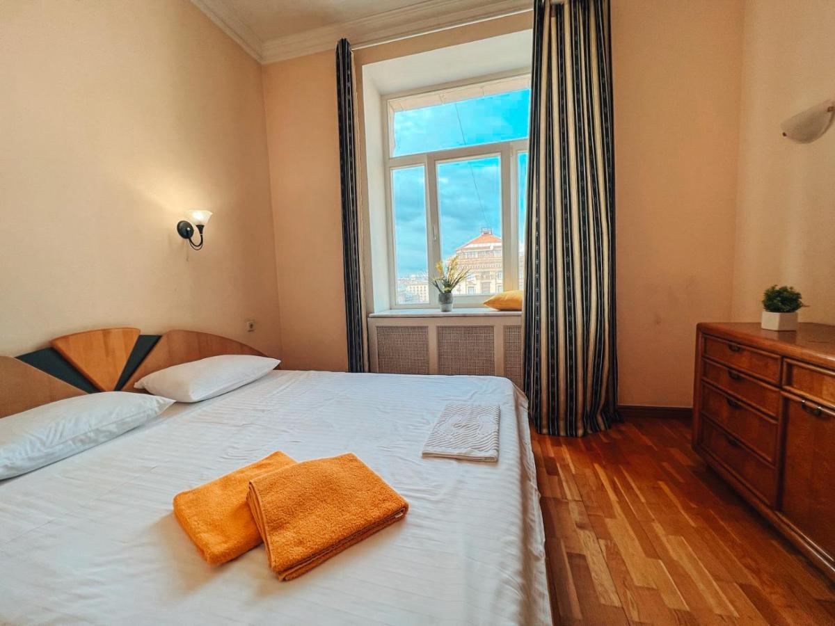 Apartments Rentals Ukraine On Kreshchatik Киев Экстерьер фото
