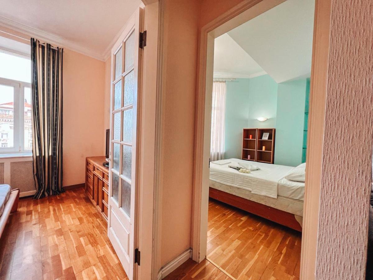 Apartments Rentals Ukraine On Kreshchatik Киев Экстерьер фото
