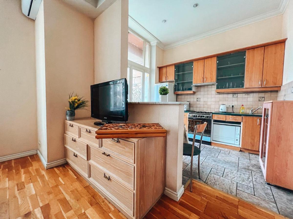 Apartments Rentals Ukraine On Kreshchatik Киев Экстерьер фото