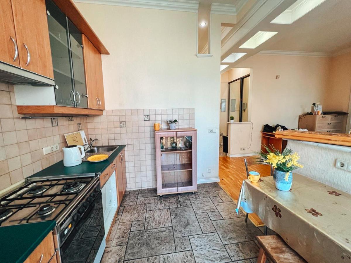 Apartments Rentals Ukraine On Kreshchatik Киев Экстерьер фото