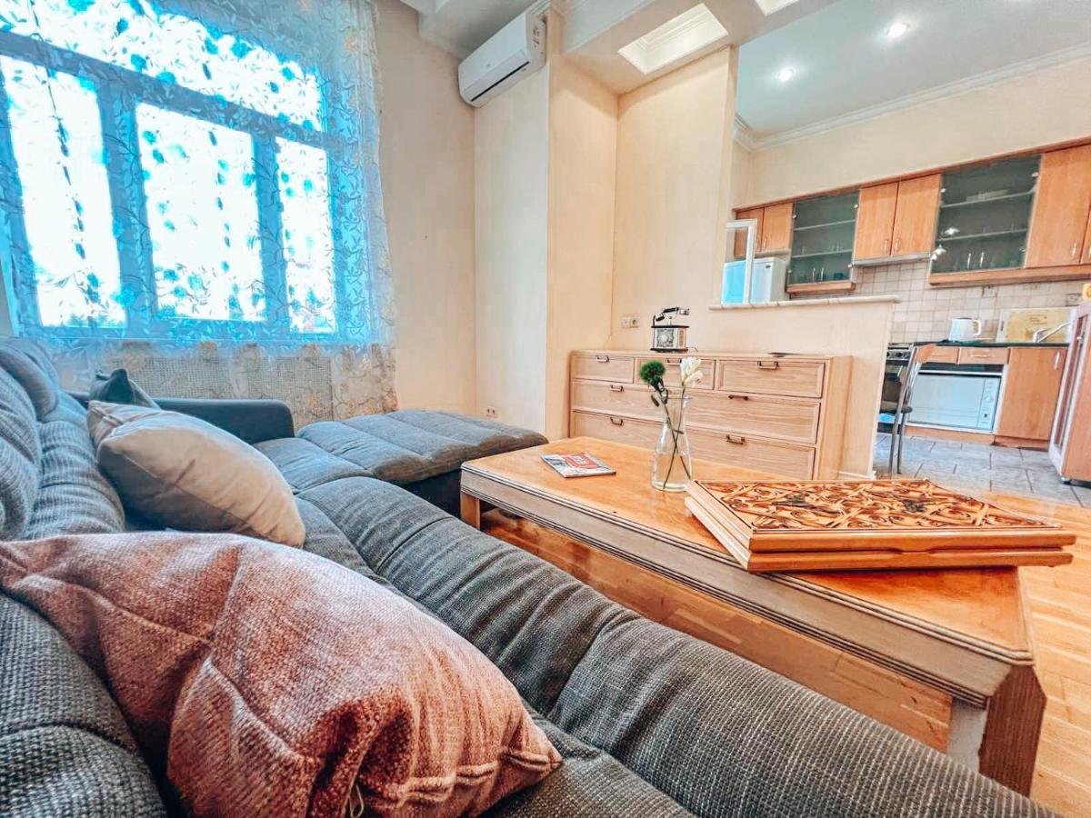 Apartments Rentals Ukraine On Kreshchatik Киев Экстерьер фото