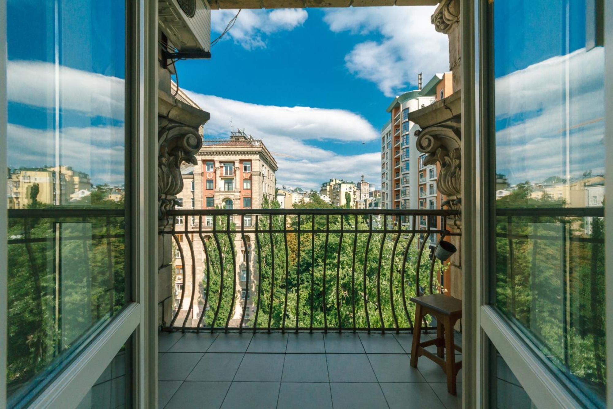 Apartments Rentals Ukraine On Kreshchatik Киев Экстерьер фото