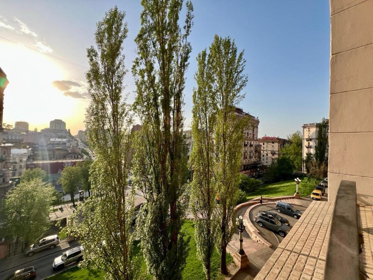 Apartments Rentals Ukraine On Kreshchatik Киев Экстерьер фото