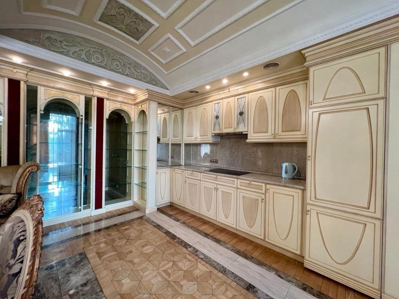 Apartments Rentals Ukraine On Kreshchatik Киев Экстерьер фото