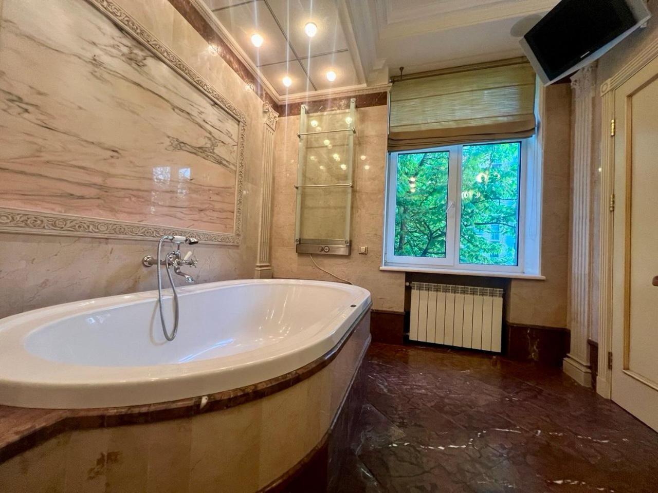 Apartments Rentals Ukraine On Kreshchatik Киев Экстерьер фото
