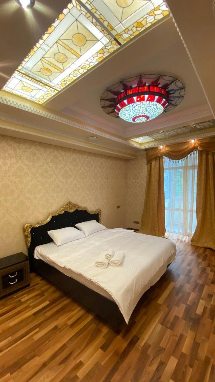 Apartments Rentals Ukraine On Kreshchatik Киев Экстерьер фото