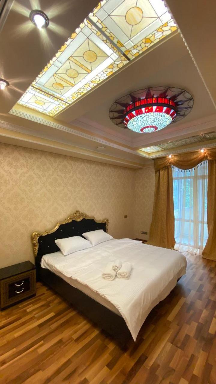 Apartments Rentals Ukraine On Kreshchatik Киев Экстерьер фото