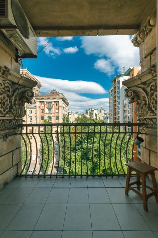 Apartments Rentals Ukraine On Kreshchatik Киев Экстерьер фото
